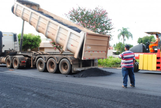 Obra de asfalto vai promover desenvolvimento e qualidade de vida em Pejuçara