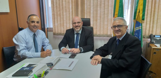 Prefeito acompanha andamento de projetos de Pejuçara e assina convênio em prol do Hospital Rio Branco