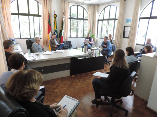 Administração Municipal avalia reflexos de enfrentamento à Covid-19 em Pejuçara