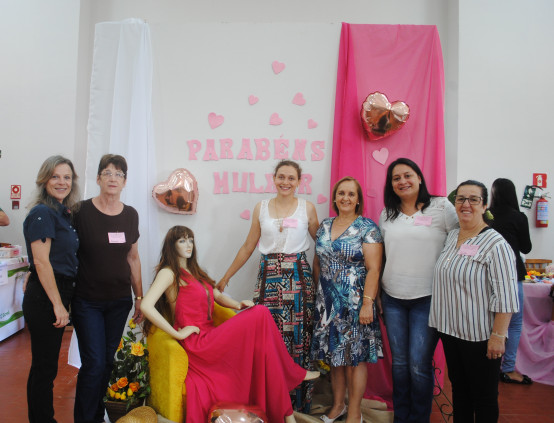 Região esteve representada no 17ª encontro de mulheres realizado em Pejuçara