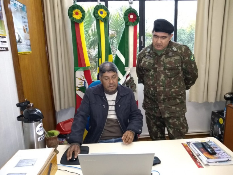   Capitão do Posto de Recrutamento e Mobilização visita Junta Militar de Pejuçara