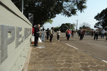Foto - Ato de abertura da Semana da Pátria homenageia pracinhas e Grupo Girassol