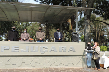 Foto - Ato de abertura da Semana da Pátria homenageia pracinhas e Grupo Girassol