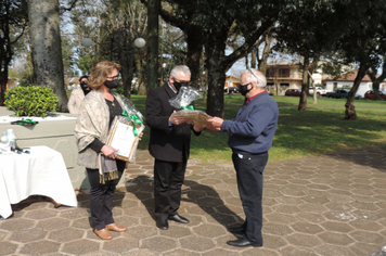 Foto - Ato de abertura da Semana da Pátria homenageia pracinhas e Grupo Girassol