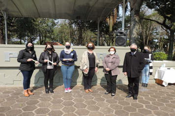Foto - Ato de abertura da Semana da Pátria homenageia pracinhas e Grupo Girassol