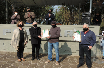 Foto - Ato de abertura da Semana da Pátria homenageia pracinhas e Grupo Girassol