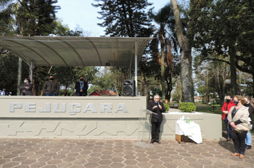 Foto - Ato de abertura da Semana da Pátria homenageia pracinhas e Grupo Girassol
