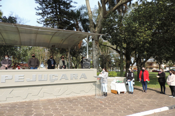 Foto - Ato de abertura da Semana da Pátria homenageia pracinhas e Grupo Girassol