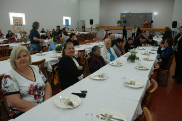 Foto - Celebração à vida e as amizades no almoço dos Idosos de Pejuçara