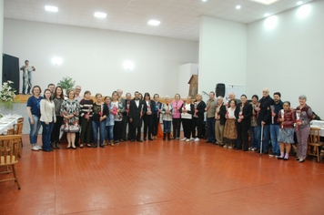 Foto - Celebração à vida e as amizades no almoço dos Idosos de Pejuçara