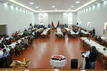 Foto - Celebração à vida e as amizades no almoço dos Idosos de Pejuçara