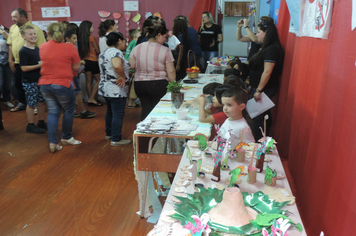 Foto - Emei realiza 1ª Feira de pequenos artistas e grandes cientistas