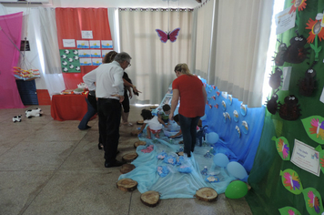 Foto - Emei realiza 1ª Feira de pequenos artistas e grandes cientistas