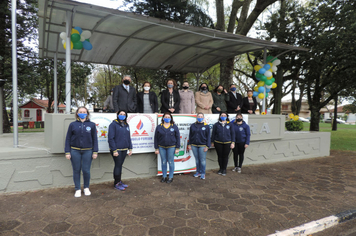 Foto - Homenagem a Pátria em Drive Thru Cívica tem boa participação