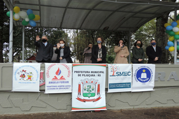 Foto - Homenagem a Pátria em Drive Thru Cívica tem boa participação