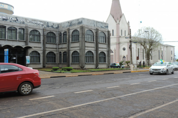 Foto - Homenagem a Pátria em Drive Thru Cívica tem boa participação