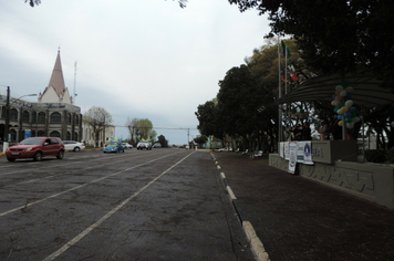 Foto - Homenagem a Pátria em Drive Thru Cívica tem boa participação