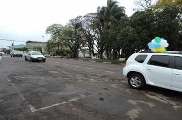 Foto - Homenagem a Pátria em Drive Thru Cívica tem boa participação