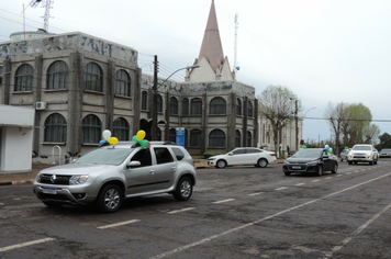Foto - Homenagem a Pátria em Drive Thru Cívica tem boa participação