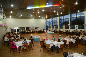 Foto - Idosos de Pejuçara confraternizam e celebram o réveillon