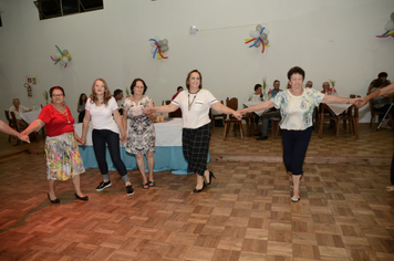 Foto - Idosos de Pejuçara confraternizam e celebram o réveillon