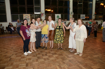 Foto - Idosos de Pejuçara confraternizam e celebram o réveillon