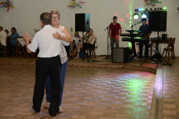 Foto - Idosos de Pejuçara confraternizam e celebram o réveillon