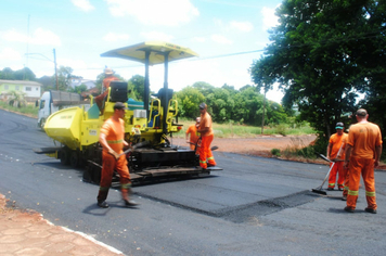 Foto - Obra de asfalto vai promover desenvolvimento e qualidade de vida em Pejuçara