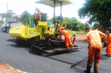 Foto - Obra de asfalto vai promover desenvolvimento e qualidade de vida em Pejuçara