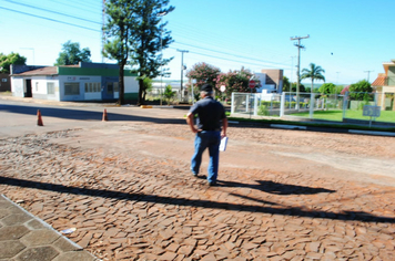 Foto - Obra de asfalto vai promover desenvolvimento e qualidade de vida em Pejuçara