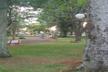 Foto - Praça Visconde de Rio Branco é revitalizada