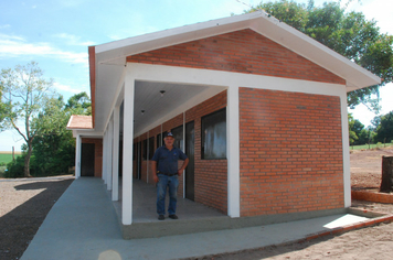 Foto - Prefeito entrega Quadra Colonial Ester Tercila Vincenzi Buzzatti