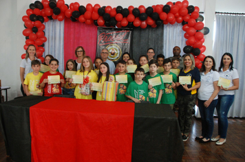 Foto - Prefeito participa de formatura do Proerd