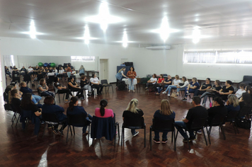 Foto - Professores têm dia de estudos sobre a BNCC