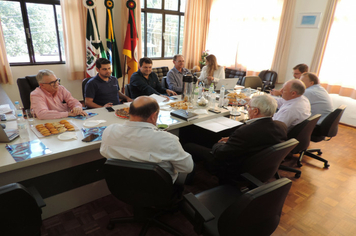 Foto - Reunião da Amuplam tem presença do presidente da Emater.