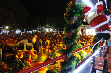 Foto - Show do Natal Iluminado de Pejuçara teve risos, lágrimas de emoção e muita gratidão