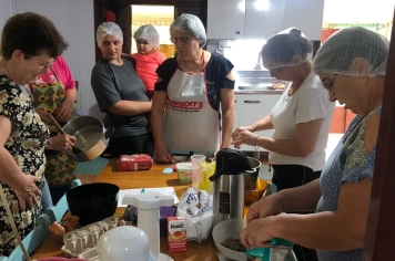 NAAB realiza atividades natalinas na comunidade de Marmeleiro