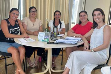 Reunião trata sobre o planejamento da Escola Municipal Pejuçara para 2025