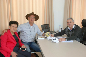 Casal de produtores rurais do Mato Grosso visitam a terra natal