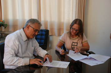 ADMINISTRAÇÃO PÚBLICA MUNICIPAL CELEBRA PARCERIA COM A APAE