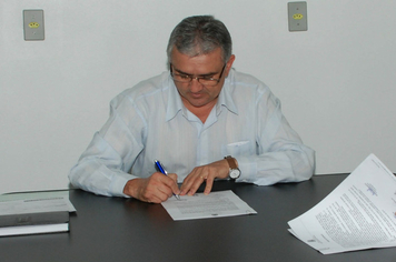 Prefeito assinou convênio de R$ 700 mil com  o BADESUL para revitalizar a avenida central