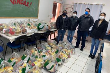 CRAS recebe doação de cestas básicas da Defesa Civil do Estado