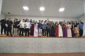 Escola Municipal Pejuçara realiza formatura dos alunos do 9º ano