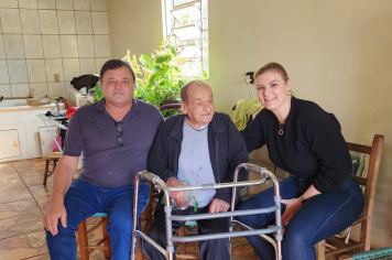 Prefeita Flaviana e vice-prefeito Marcos Villani celebram os 101 anos de João Gabriel Mantovani em Linha Macuglia