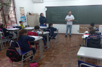 Palestra sobre Saúde Bucal é realizada na Escola Estadual Ângelo Furian