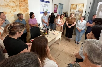 Biblioteca Machado de Assis recebe a exposição artística “Páginas que Escrevi”