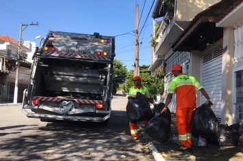 Orientações sobre a correta separação e descarte do lixo na cidade