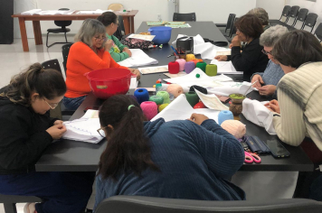 Grupo Psicoterapia 1 inicia confecção de trilhos com bordado de vagonite