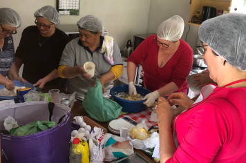 Grupo do NAAB realiza atividade culinária em Santa Apolônia 