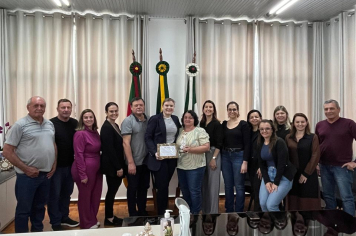 Administração Municipal reconhece trabalho desenvolvido pela secretária da Fazenda